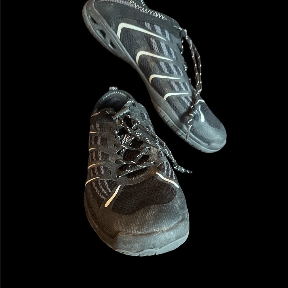 💐Body Glove Charcoal and White Athletic Sneakers